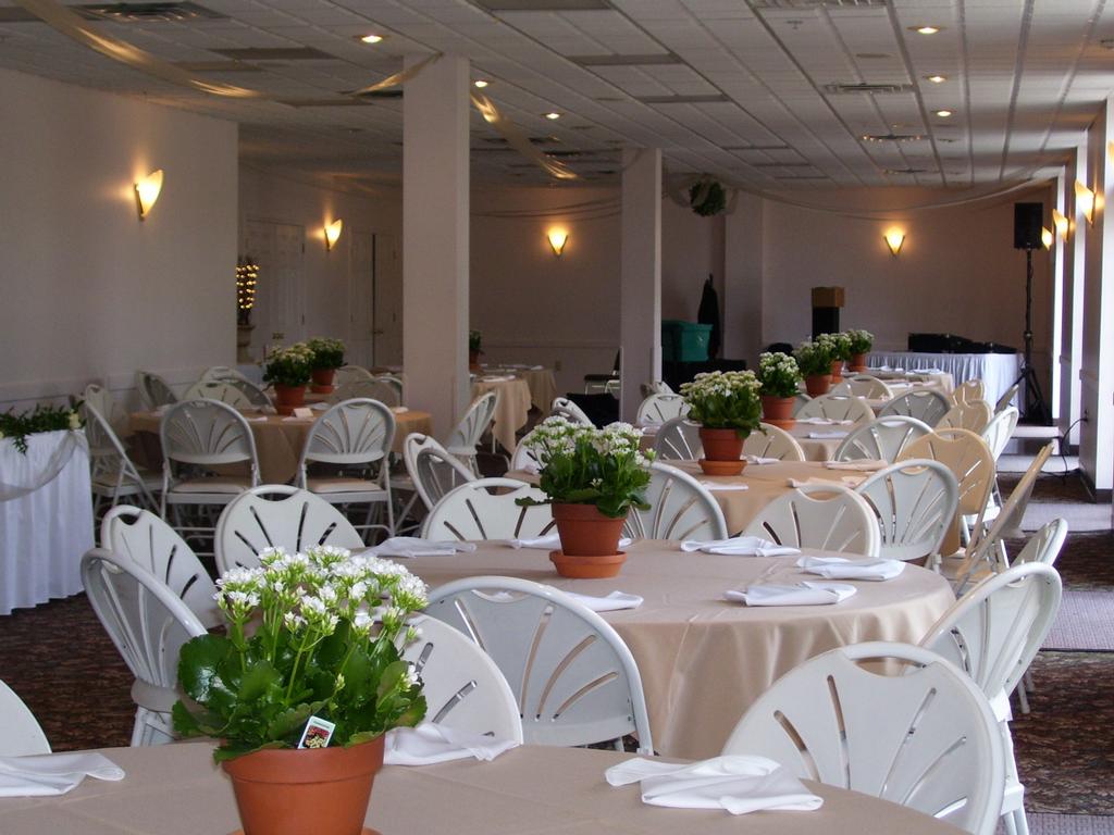 Grand Ledge Opera House Grand Ledge MI 48837 5176271443